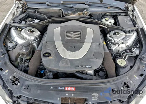 2007 Mercedes-Benz S 550 z USA, uszkodzony, nr VIN WDDNG71X77A108129